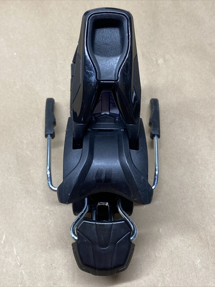ARMADA SKI BINDING SEELING AS IS NOT SURE WHAT MODEL