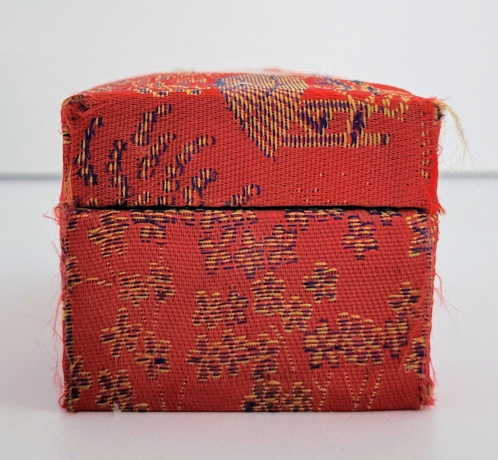 Decorative Box with 2 Vintage Shouxing Baoding Chiming Balls, Stress Relief