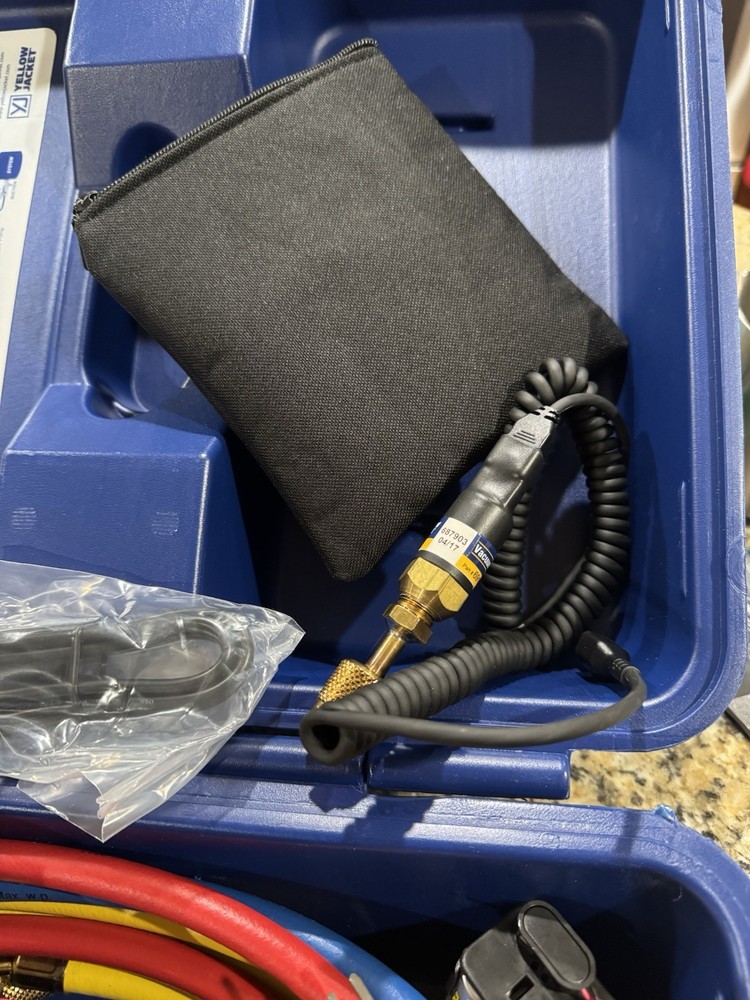 Yellow Jacket 40815 System Analyzer In Case New