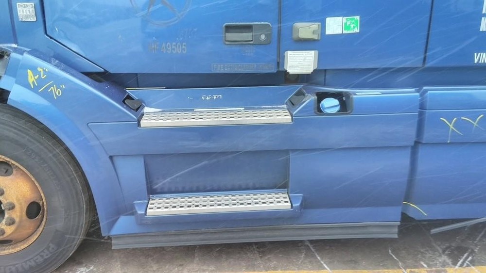 For 2016 VOLVO VNL SIDE FAIRING Left ,  OH