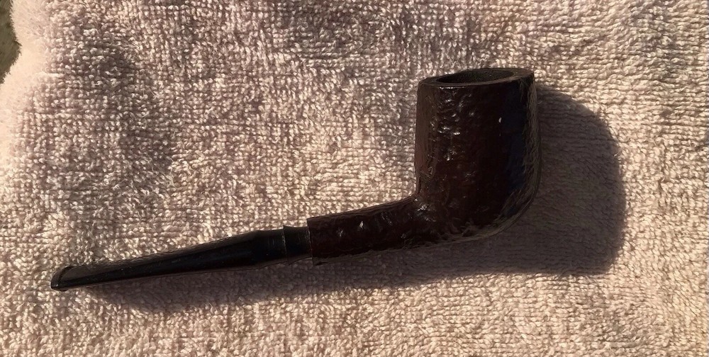 KAYWOODIE RUSTICATED BILLIARD SAXON BRIAR PIPE