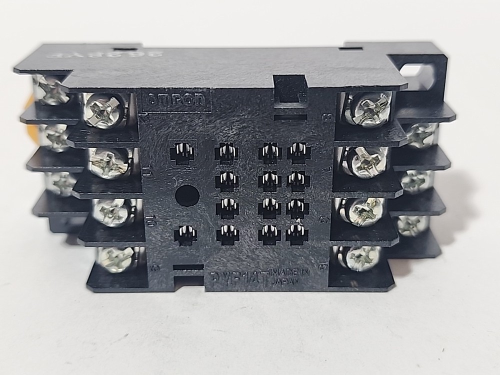 Omron PYF14T (Lot Of 2)