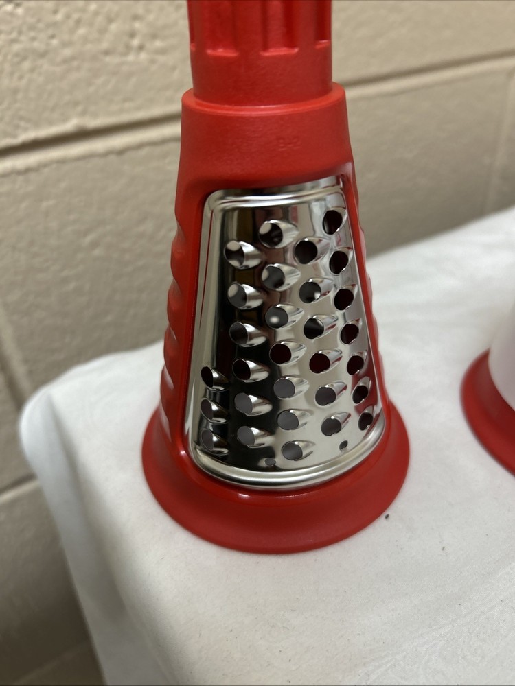Tupperware FusionMaster Grate Master Shredder Without Base +2 Graters