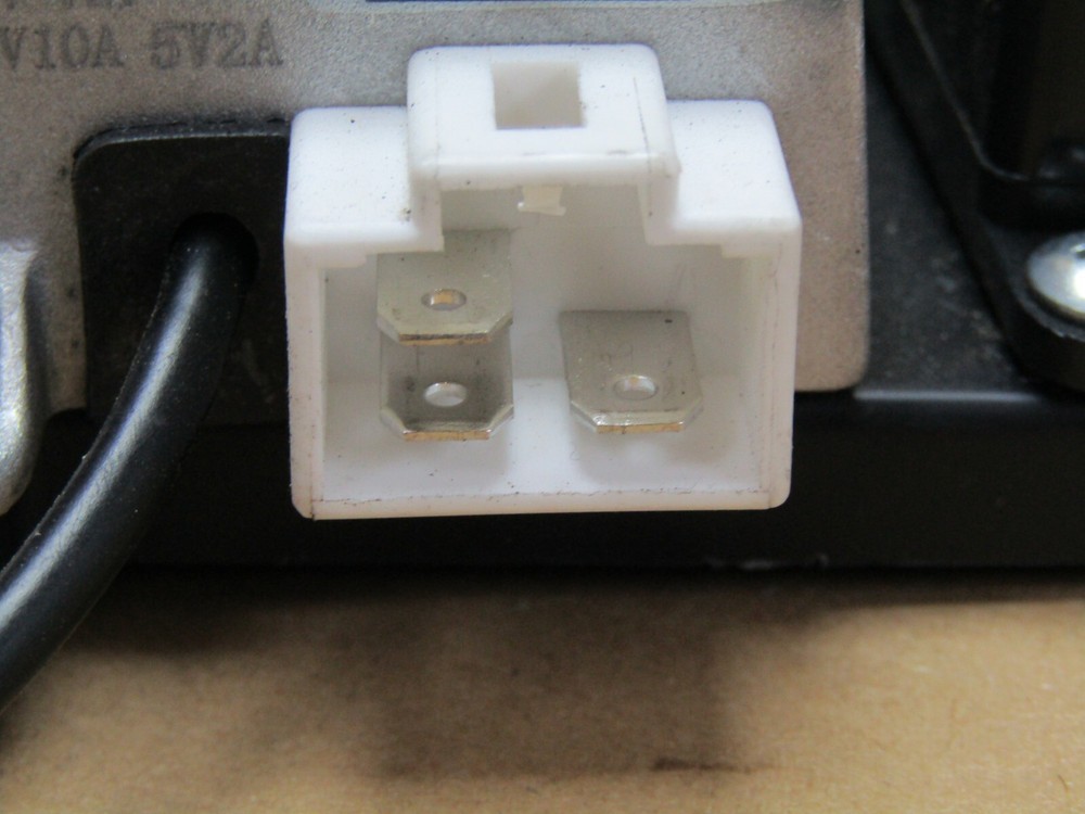 E-Max VS1 2022 1,733 miles minor control module (12533)