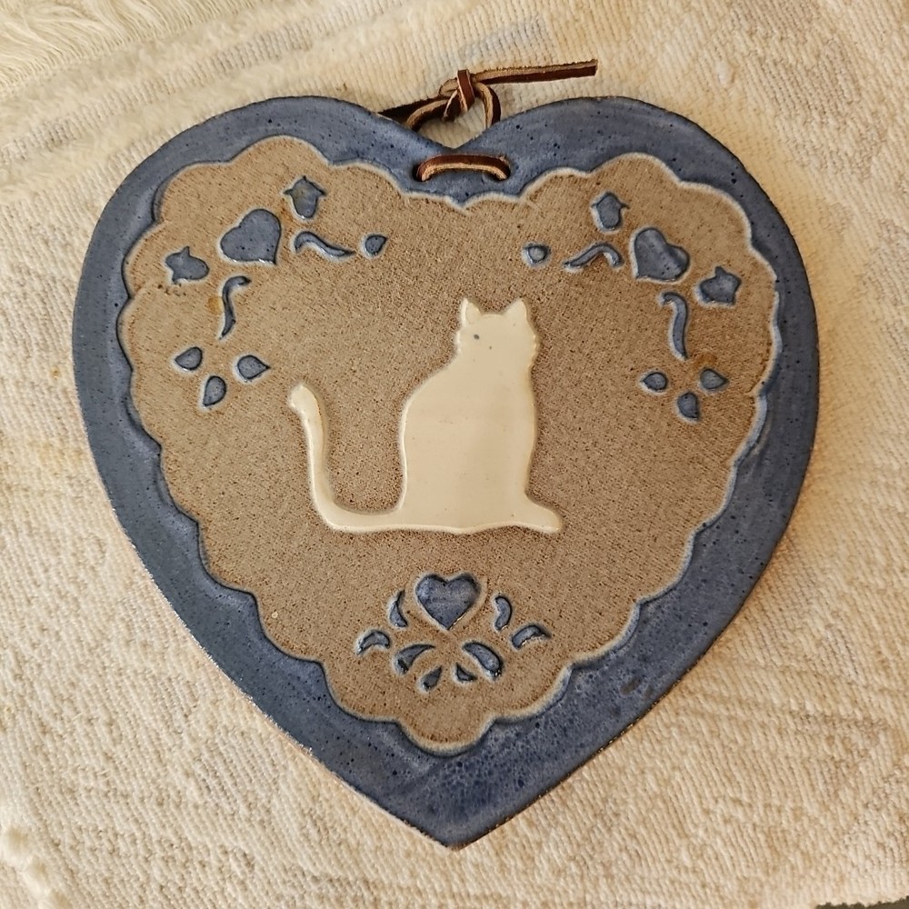 vintage pottery cat trivet hanger