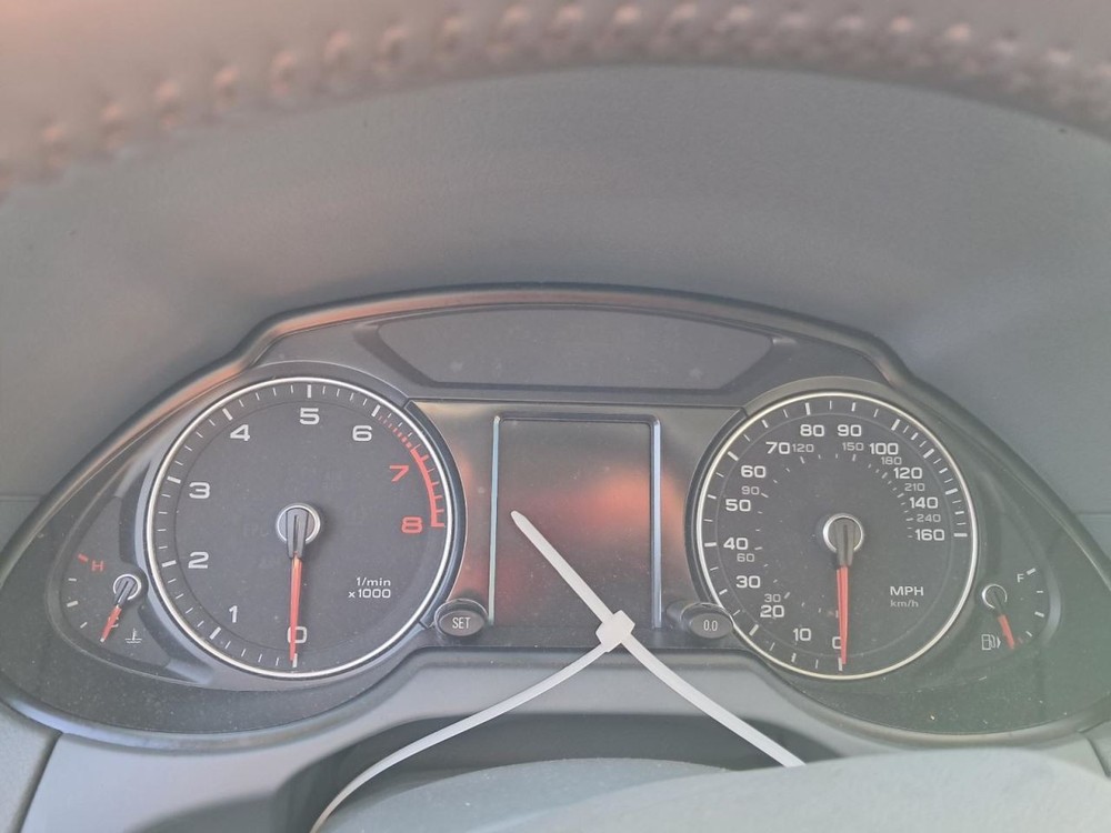 Q5 2015 Glove Box 4871729