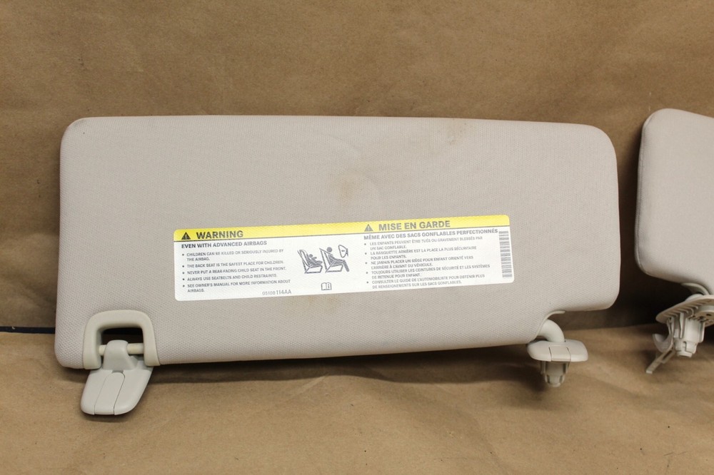 2015 - 2017 CHRYSLER 200 SUN VISOR SUN VISOR OEM PAIR