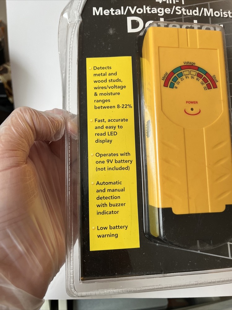 Cen-Tech 4-in-1 Multi Function Detector Detects Moisture Studs Voltage Metal