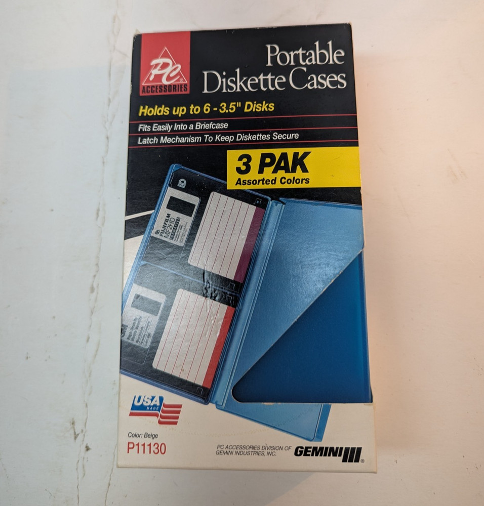 PC Accessories 3.5" Diskette Portable Storage Cases Assorted Colors NOS 3 Pack