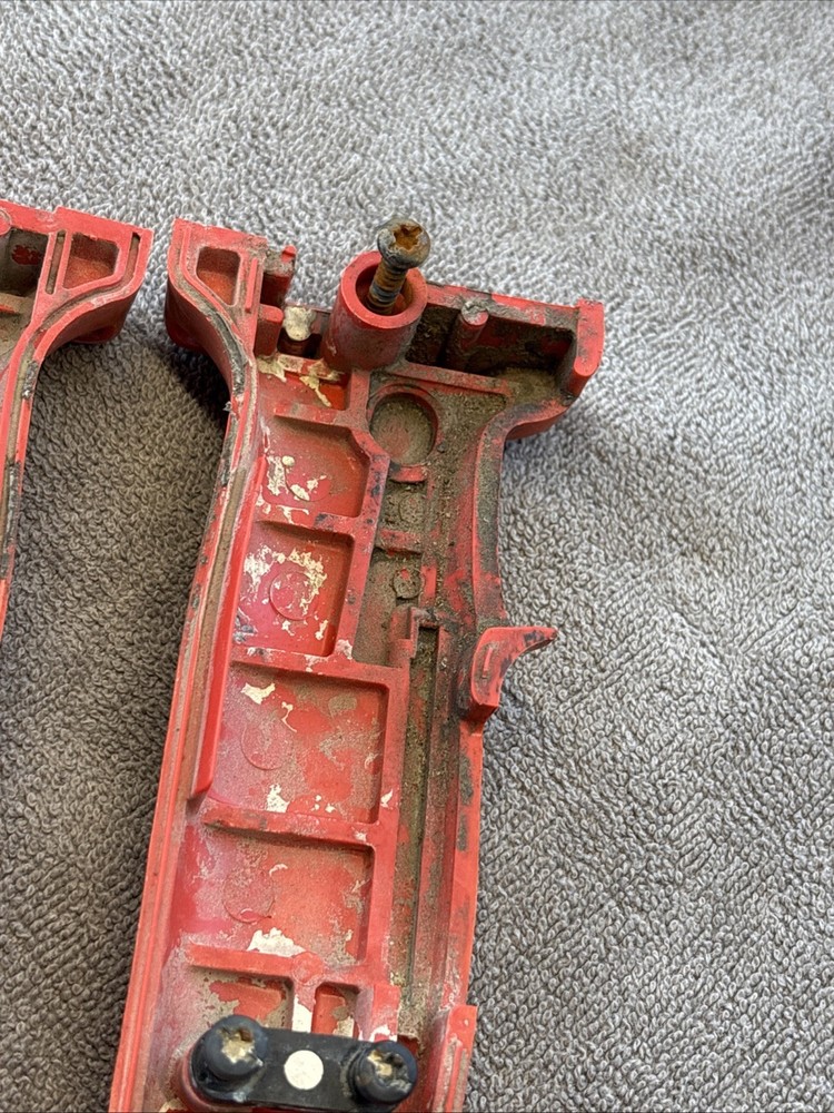 Hole Hang 1675-1 Plastic Handle Used.