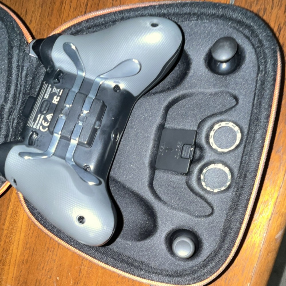 Xbox One Fusion Controller Bundle with Carrying Case, Thumbsticks, and D-pad