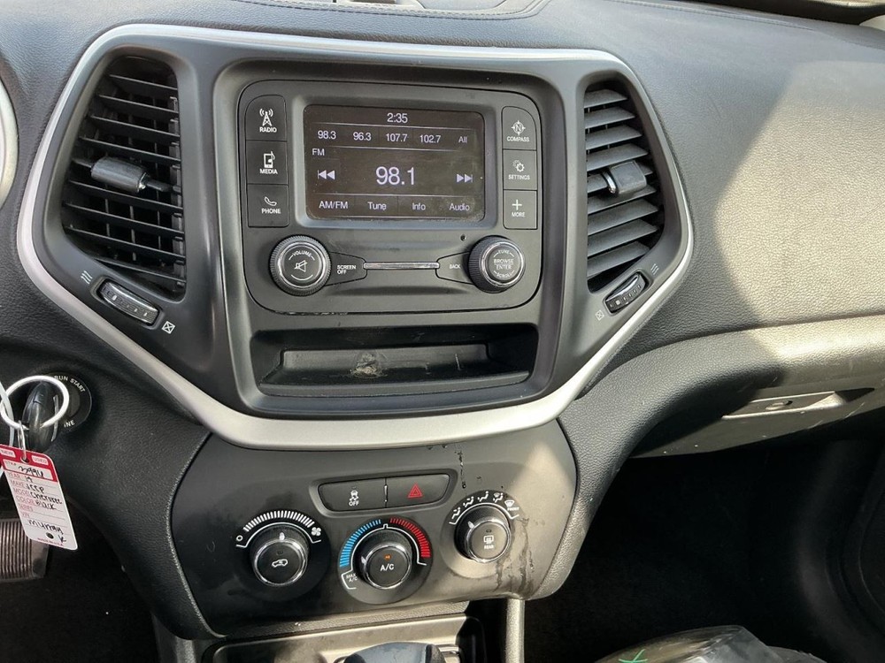 CHEROKEE 2014 Glove Box 4921045