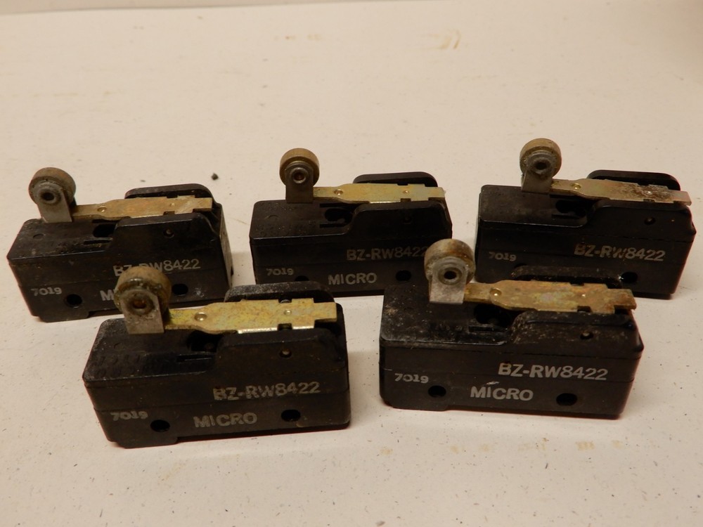 MicroSwitch BZ-RW8422 NOS Roller Micro Switch Quantity 5 NOS