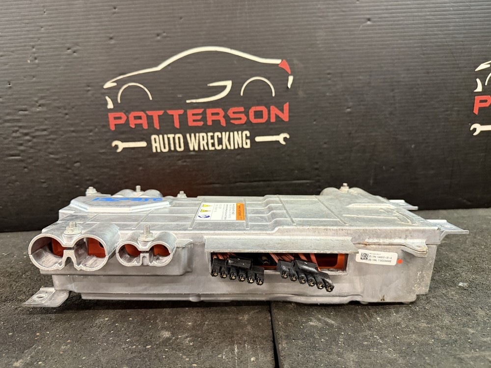 12-15 TESLA S 1 PHASE HIGH VOLTAGE JUNCTION BLOCK MODULE 104891000A