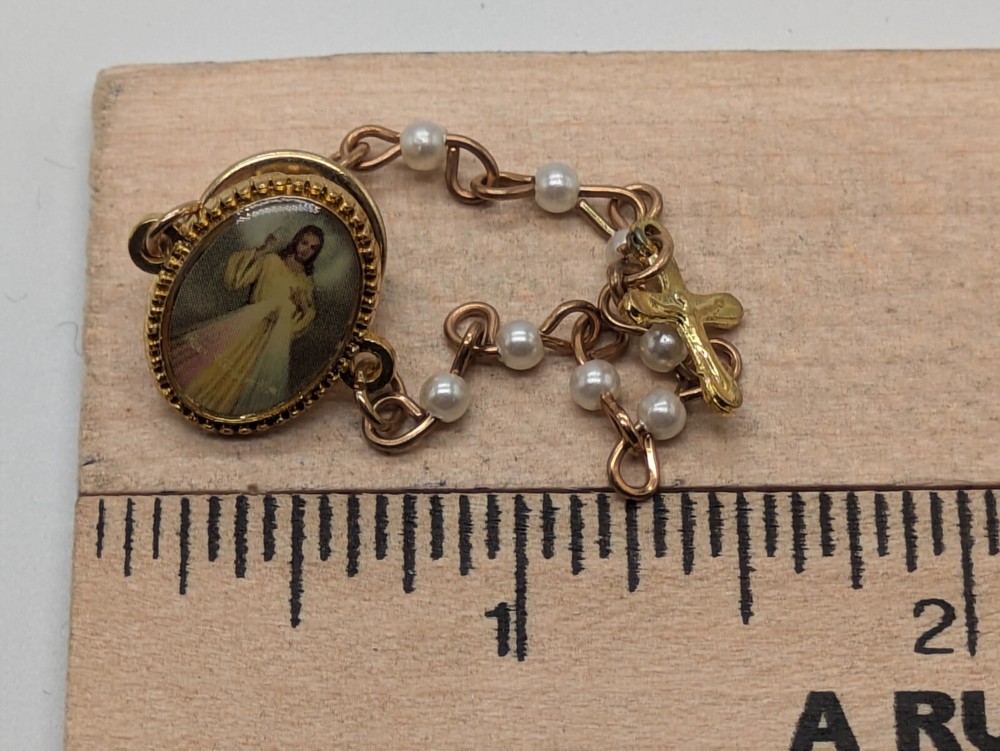 Jesus Image Religious Cross Beaded Chain Pin