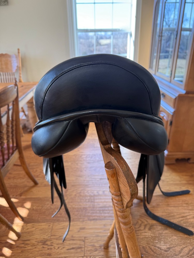 dressage saddle