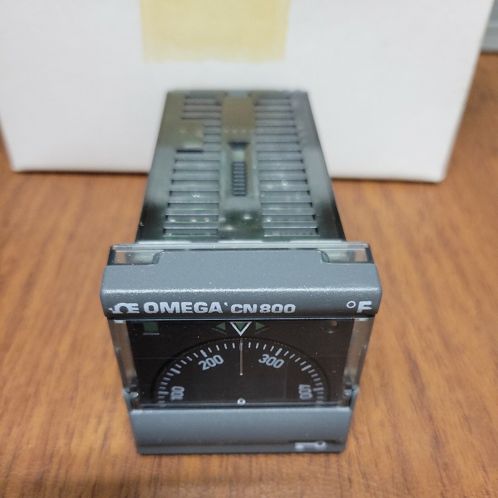 Omega Engineering CN800 Series Temperature Controller
