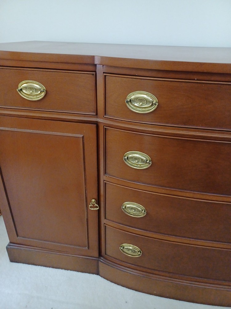 Good Condition Vintage Mahogany Buffet