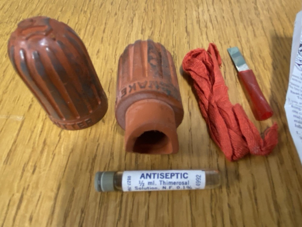 VINTAGE CUTTER SNAKE BITE KIT - 1968