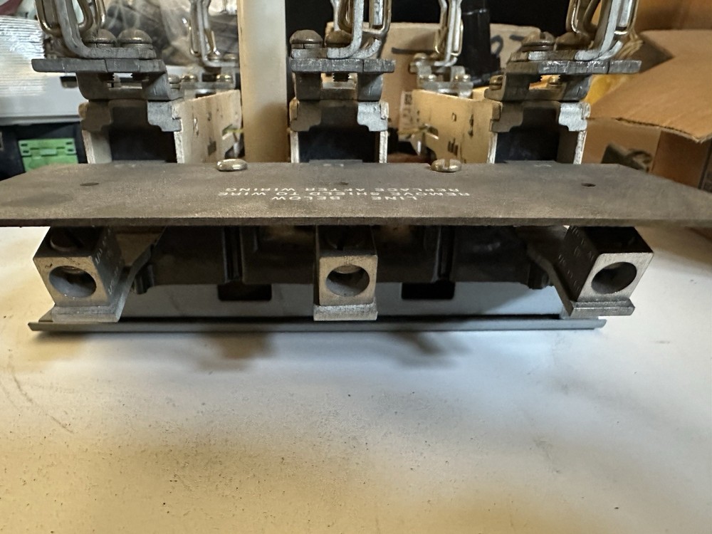 THC33 GENERAL ELECTRIC 100 AMP DISCONNECT