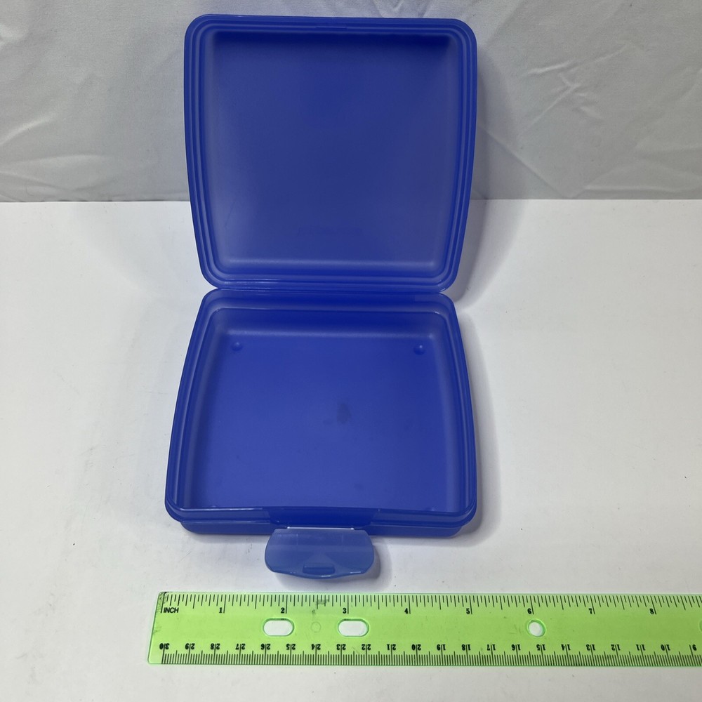 Tupperware Blue Sandwich Keeper Storage Container Plastic