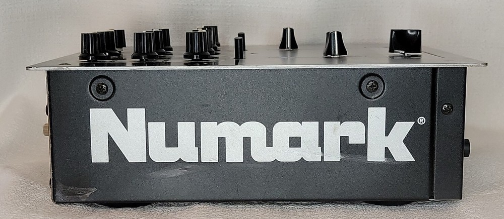 Numark DM925 Professional Preamp Mixer.