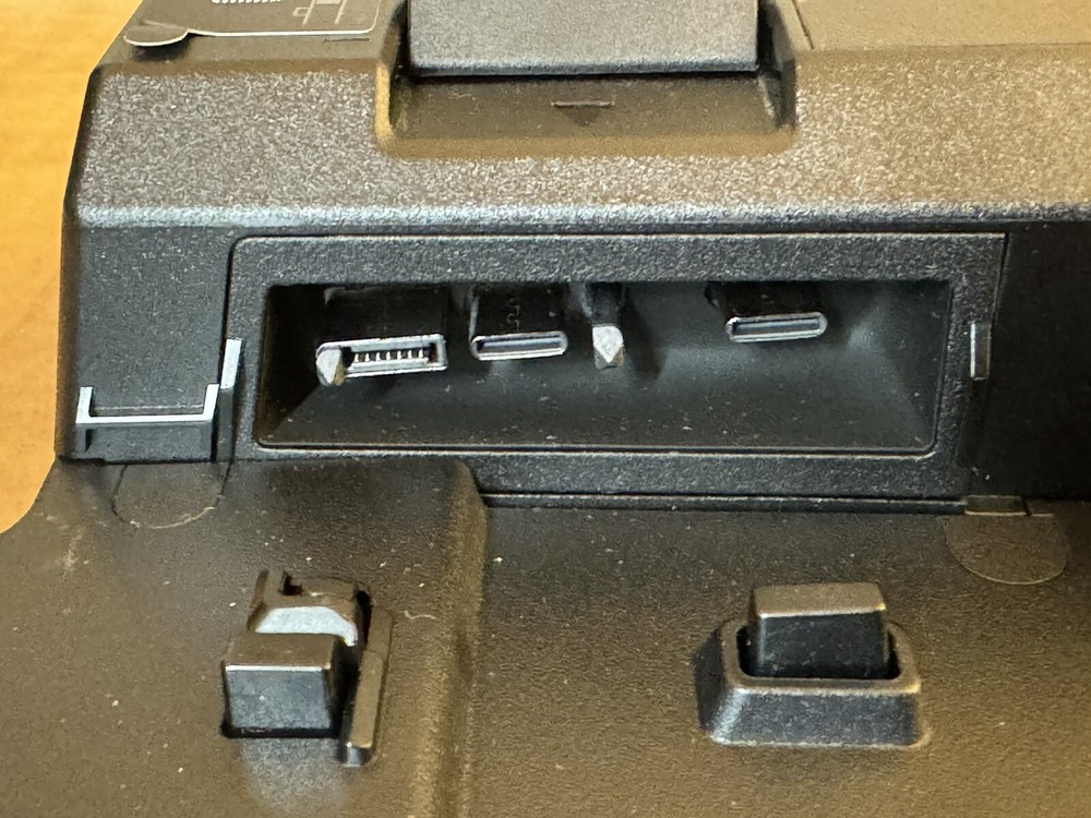 Lenovo 40AH ThinkPad Pro Docking Station - Black