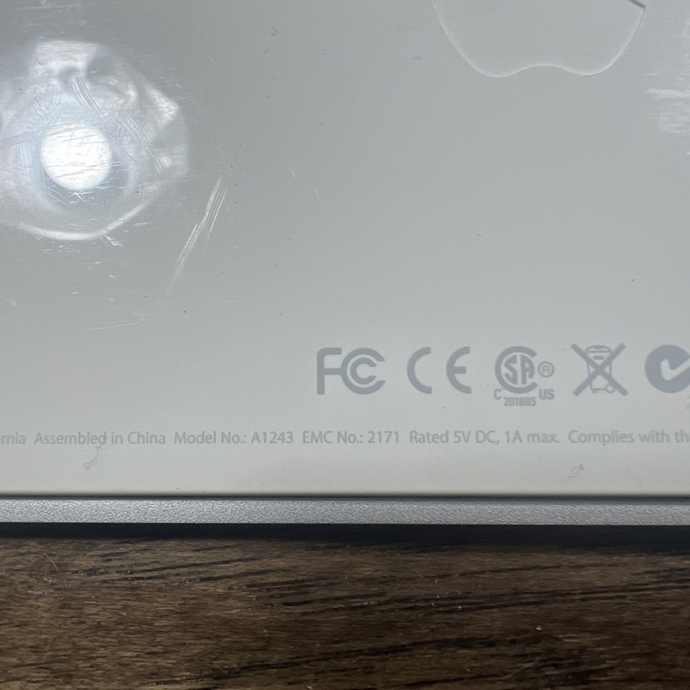 Apple A1243 Wired USB Slim Keyboard