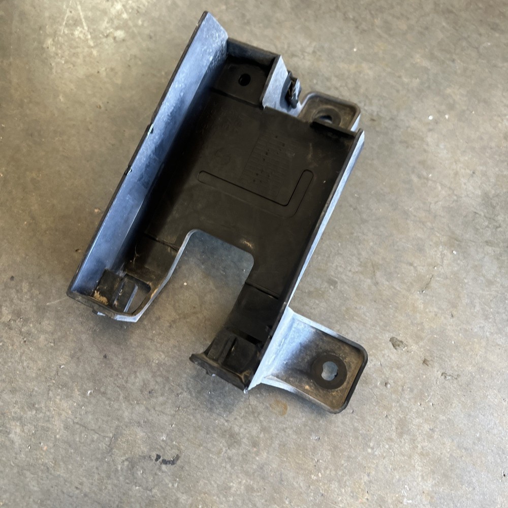 OEM VOLKSWAGEN PASSAT 2016-2019 REAR DRIVER SIDE BLIND SPOT RADAR MODULE BRACKET
