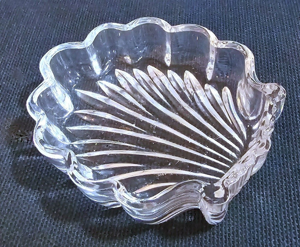 Nice Small Scalloped Bowl Trinket Candy Dish