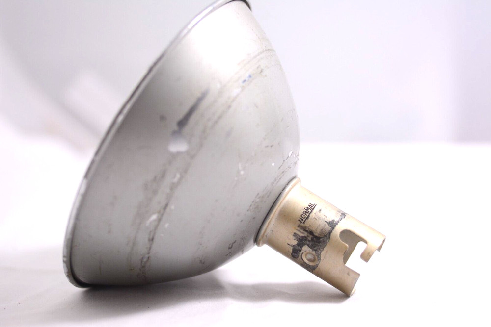 VIINTAGE CAMERA FLASH REFLECTOR HEAD
