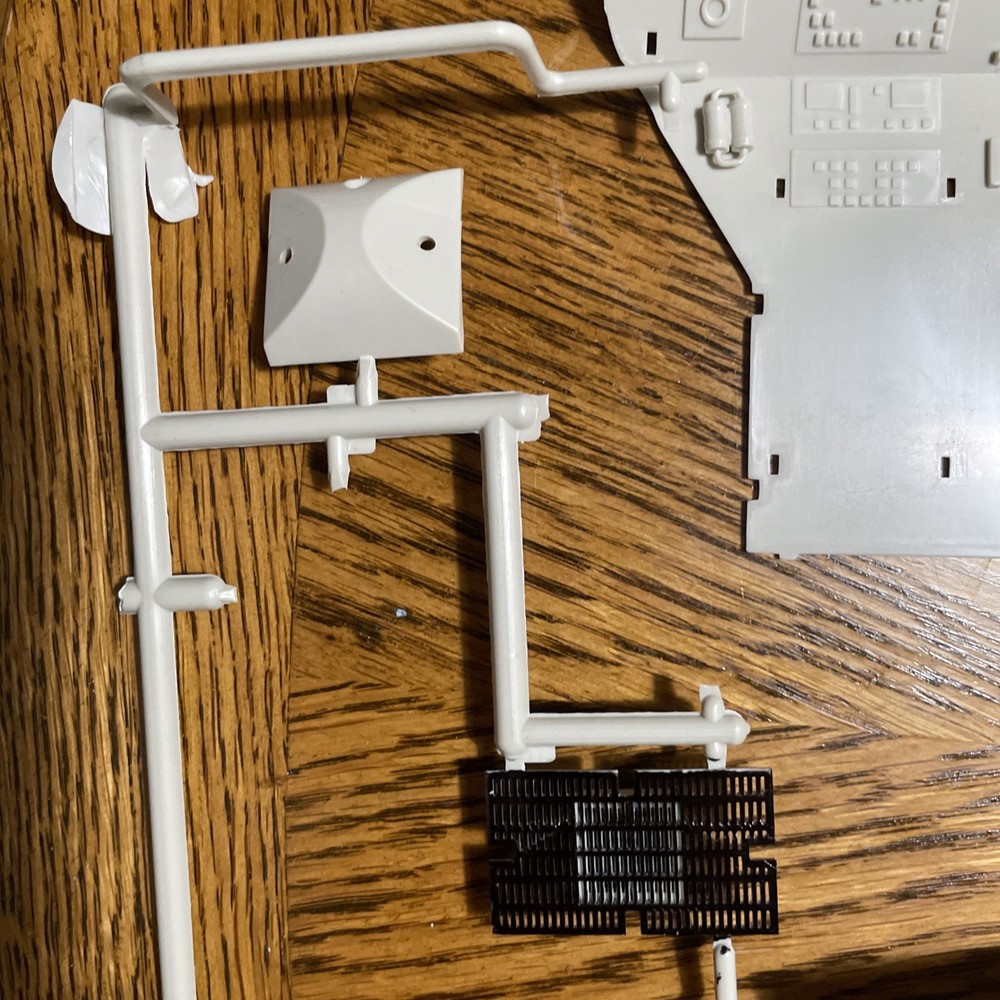 Space Pod - Lost In Space - Moebius Assembly Started Plastic Kit#901