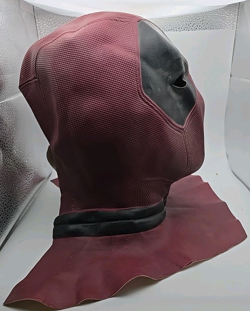 Deadpool Halloween Mask Elastic Rubber Stretch One-Size Pullover W/tuck In Base.