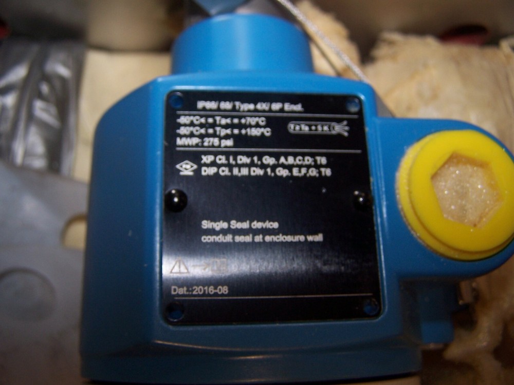 NEW ENDRESS & HAUSER LIQUIPHANT LIQUID LEVEL SENSOR FTL51C-QAPMCM4E5AA