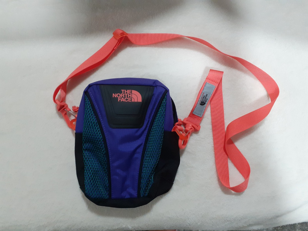 The North Face unisex small bag