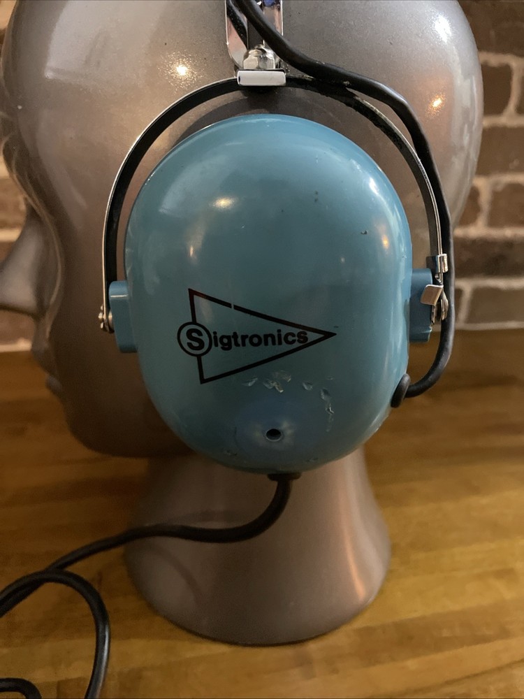 Aviation Headset, Sigtronics Model S-40 UNTESTED Left Earpiece Broken