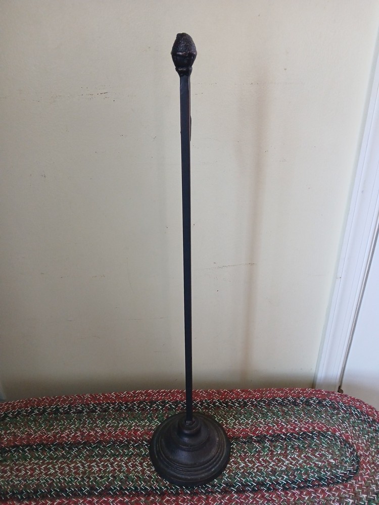 Cast Iron Wreath Holder Stand