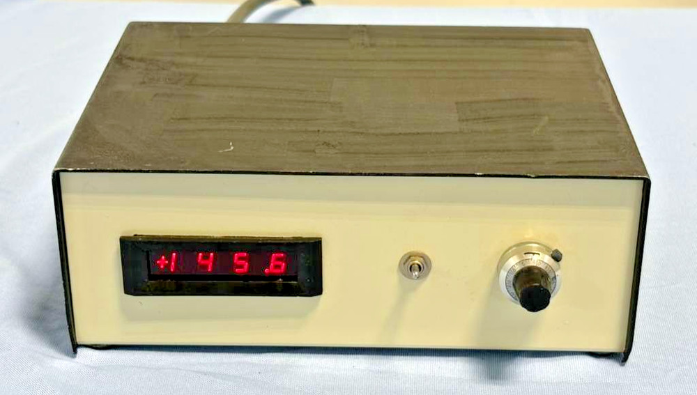 Vintage Digital Transducer Indicator Signal Conditioner Display Panel Meter Unit