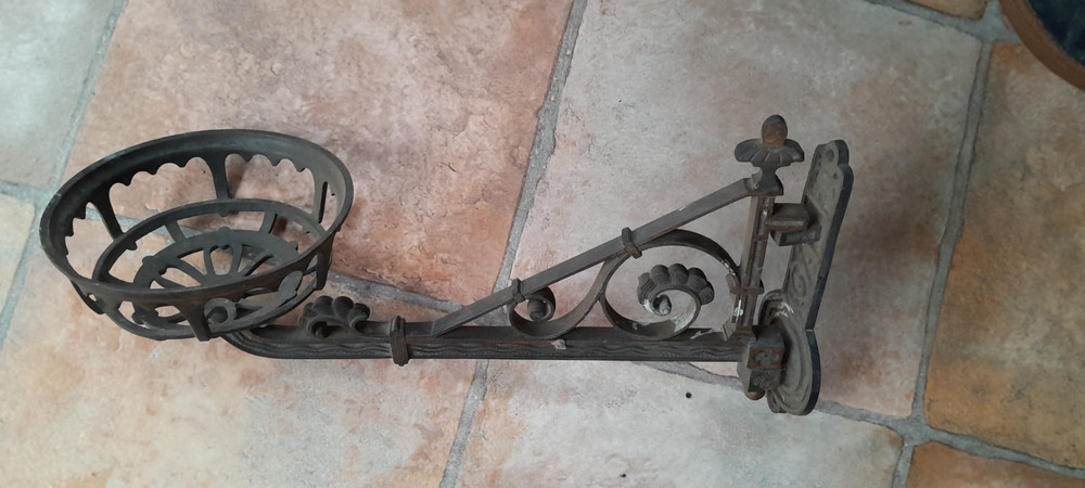 ANTIQUE OIL LAMP BRACKET