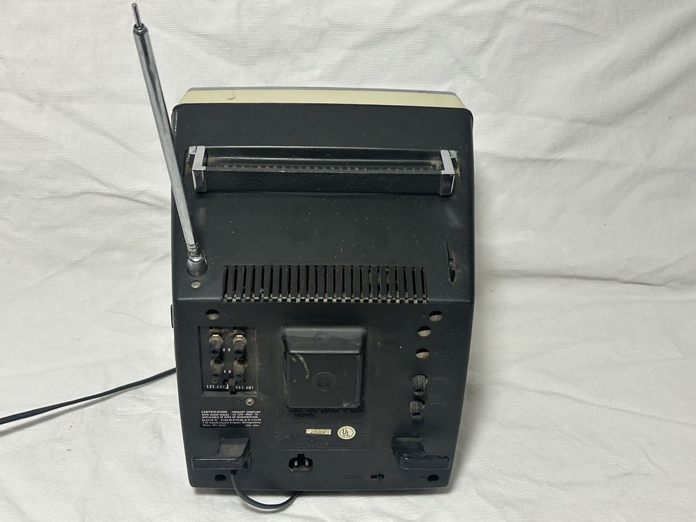 Vintage Sony Solid State Portable TV Model TV-950 WORKING