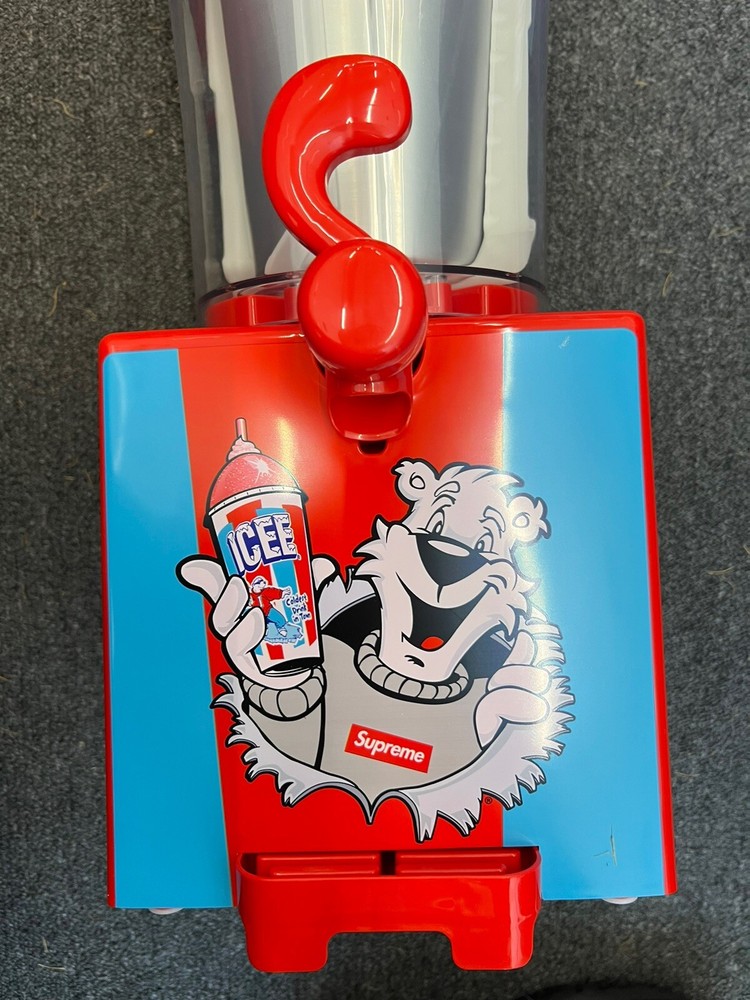 SUPREME/ICEE SLUSHIE MACHINE PRESEEL - IN HAND