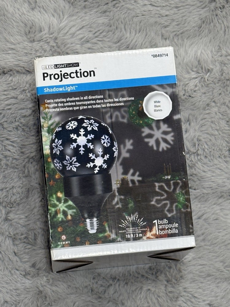 Projection White LED ShadowLight Fits in Standard E26 Bulb Socket NIB #0849714