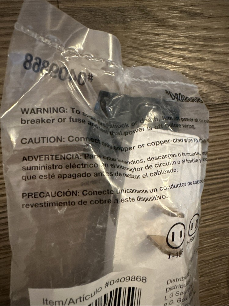 Project Source 15-Amp 2-wire Single To Triple Standard Adapter Off White {A}