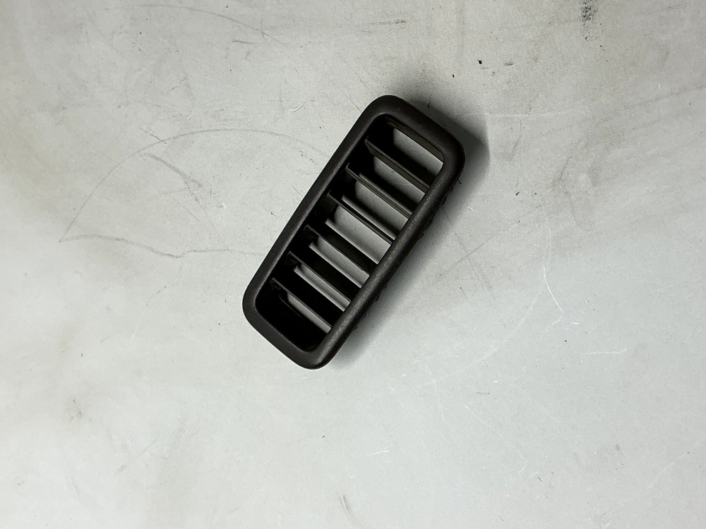 2004-2016 VOLVO VNL Deflector 3175604