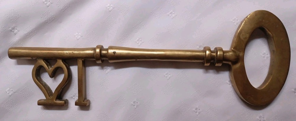 Large 14” Solid Brass Skeleton Key Art Decor Heart                          /438