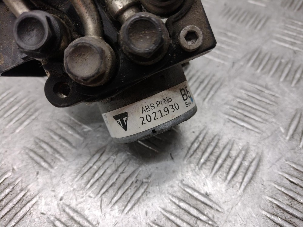 2015 TRIUMPH THRUXTON THRUXTON 1200 R ABS PUMP