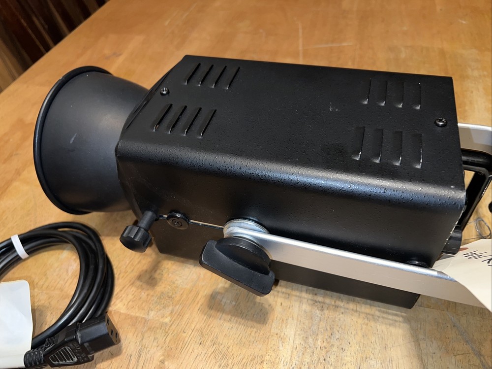 Flashpoint Model 600 Professional Photography Lighting Unit x1