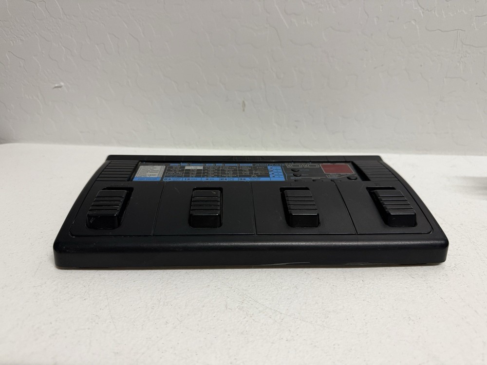 ZOOM player 1010 Advanced Guitar Effects Processor main unit only