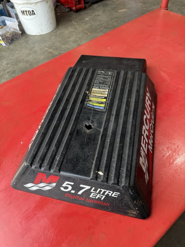 Mercruiser 5.7 EFI engine cover