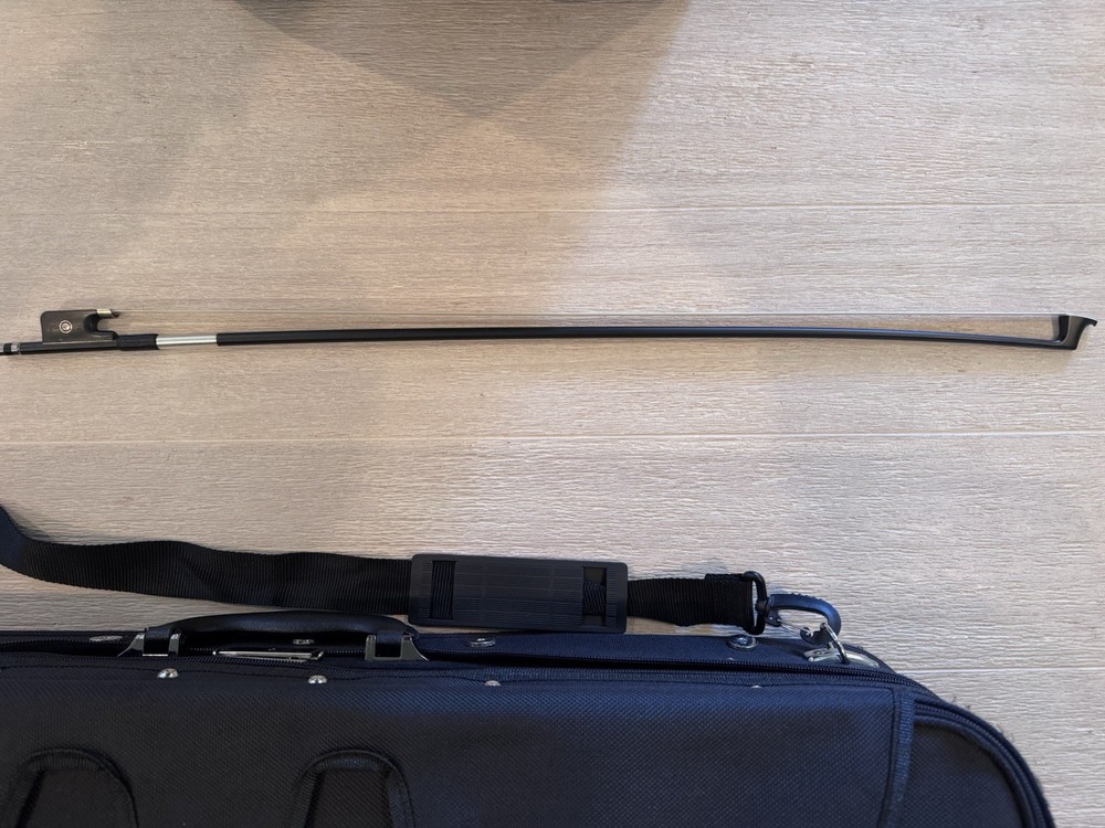 Intermediate/Advanced Viola (handcrafted Scherl & Roth w/ bow and shoulder rest)